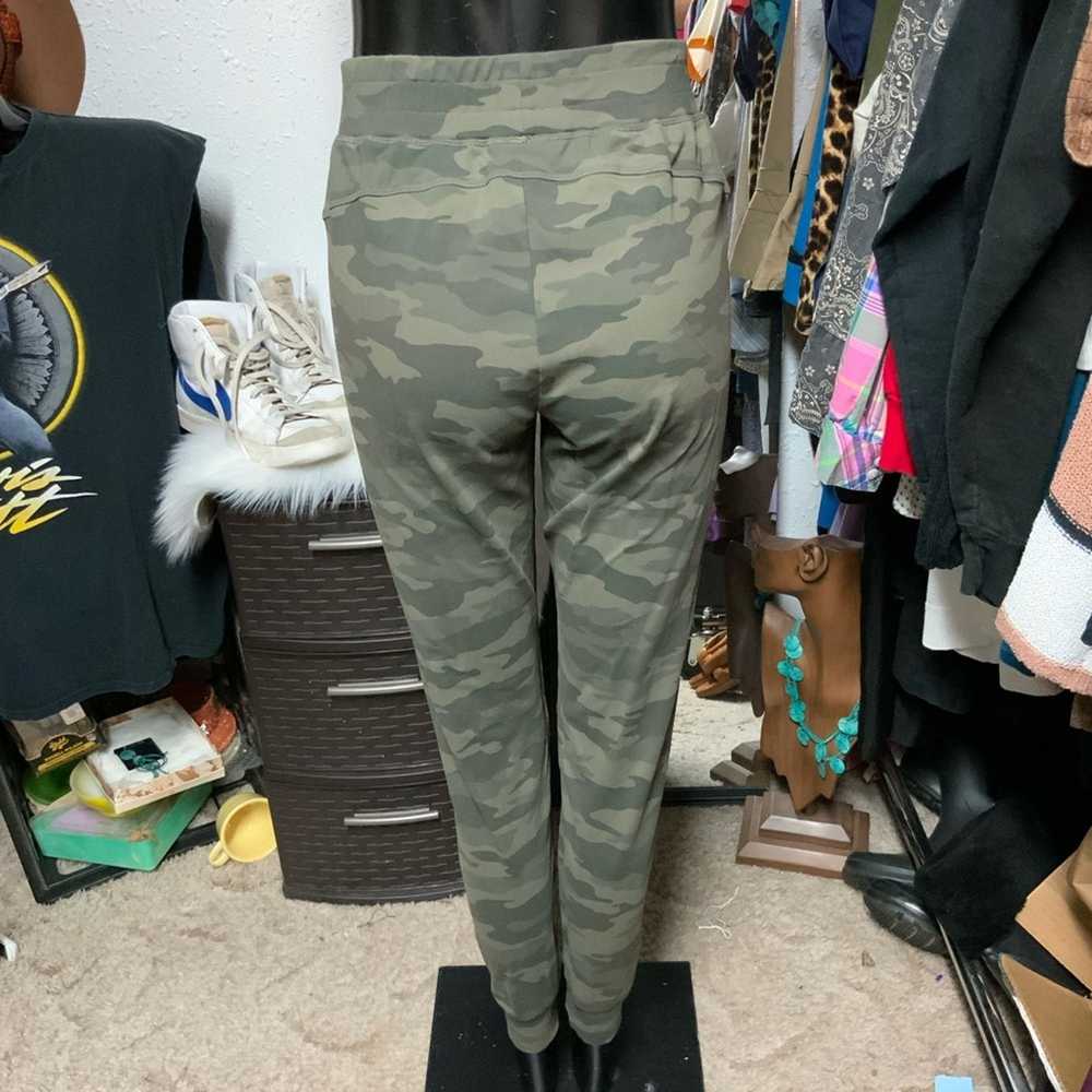 Unkwn 2023. Zyia Camo Joggers Size Medium - image 3