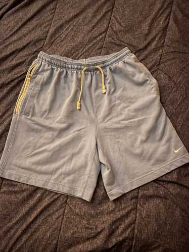 Nike Standard Issue Nike Short 7’