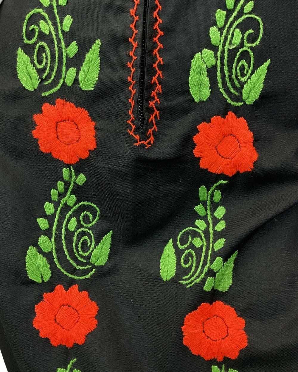 VINTAGE 60s 70s BLACK ORANGE GREEN FLORAL EMBROID… - image 7