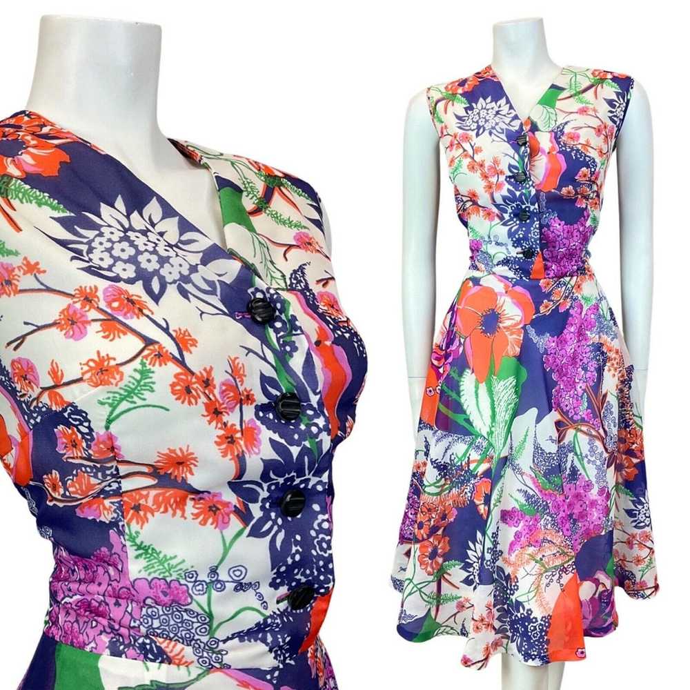 VINTAGE 60s 70s PURPLE GREEN RED FLORAL SLEEVELES… - image 1