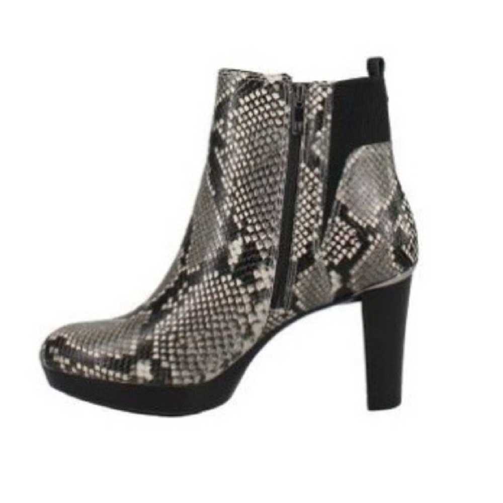 DONALD J PLINER Women's Leather Snakeskin Elyna P… - image 2