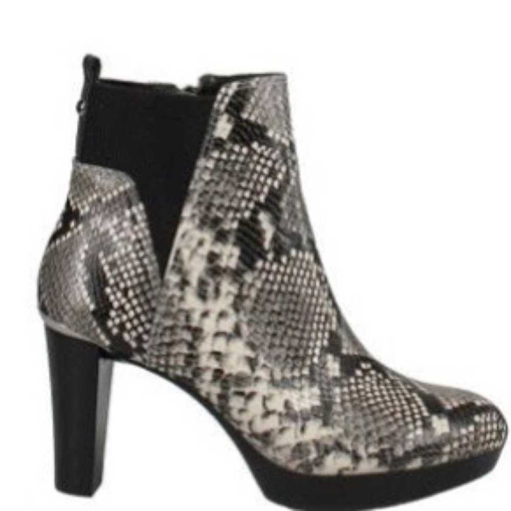 DONALD J PLINER Women's Leather Snakeskin Elyna P… - image 3