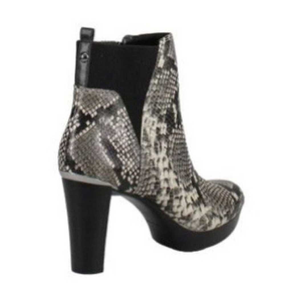 DONALD J PLINER Women's Leather Snakeskin Elyna P… - image 4