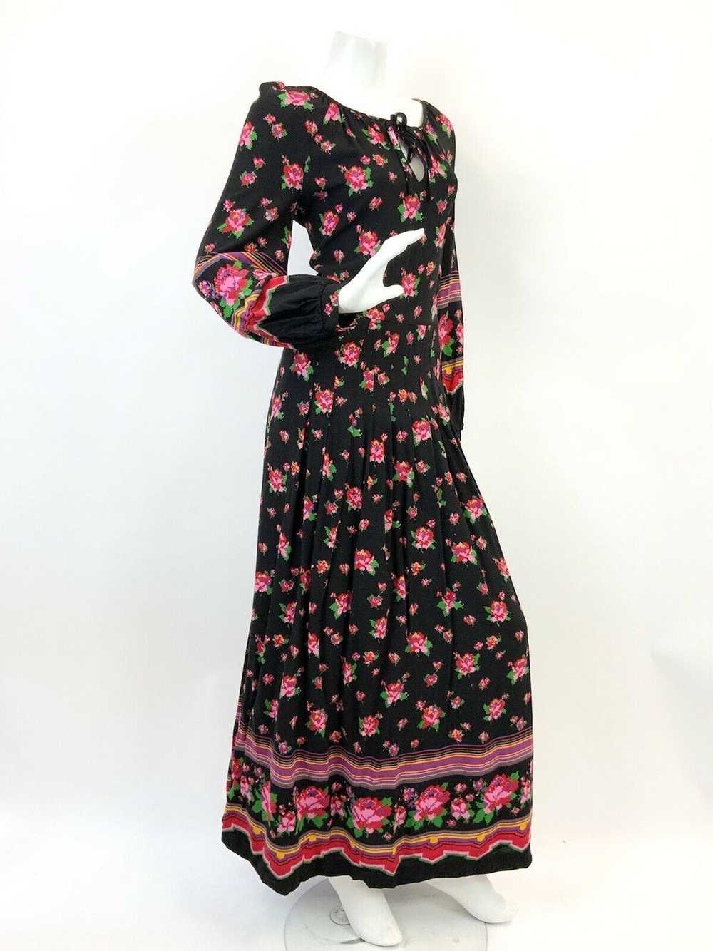 VINTAGE 60s 70s BLACK PINK GREEN RED FLORAL ROSE … - image 5