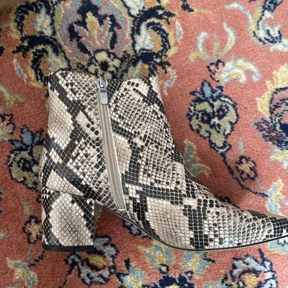 Women's Marc Fisher Heeled Boots Snake Skin Weste… - image 7