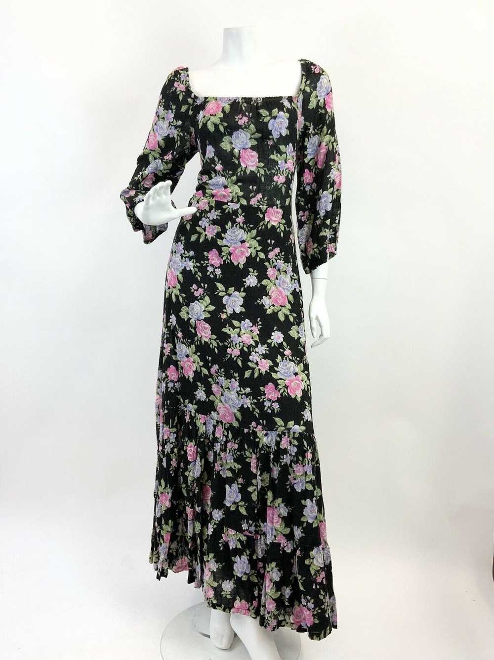 VINTAGE 60s 70s BLACK PINK PURPLE GREEN FLORAL RO… - image 2