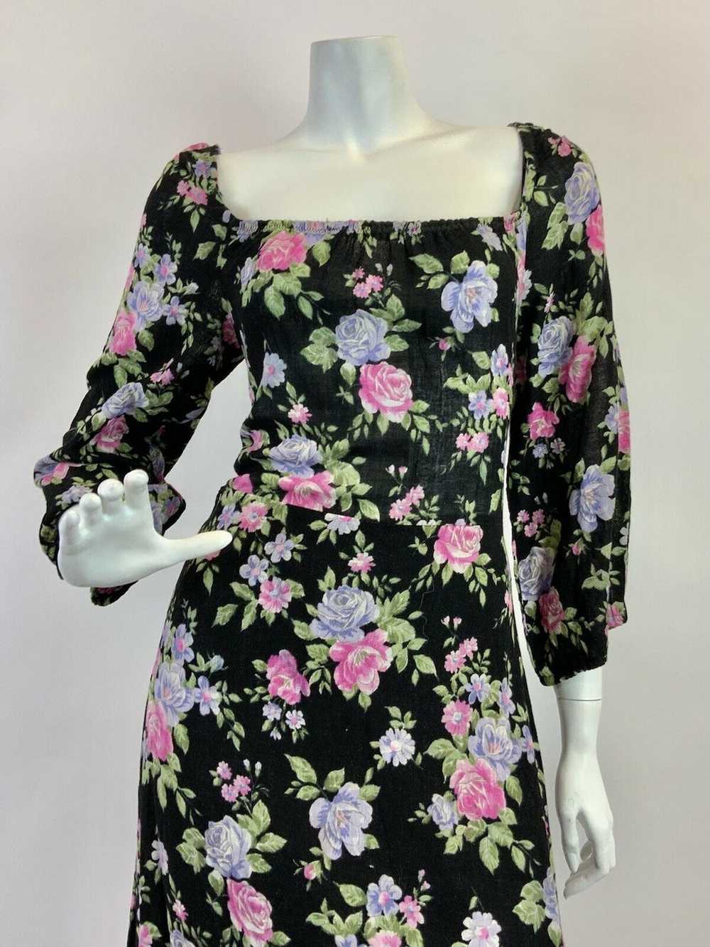 VINTAGE 60s 70s BLACK PINK PURPLE GREEN FLORAL RO… - image 3