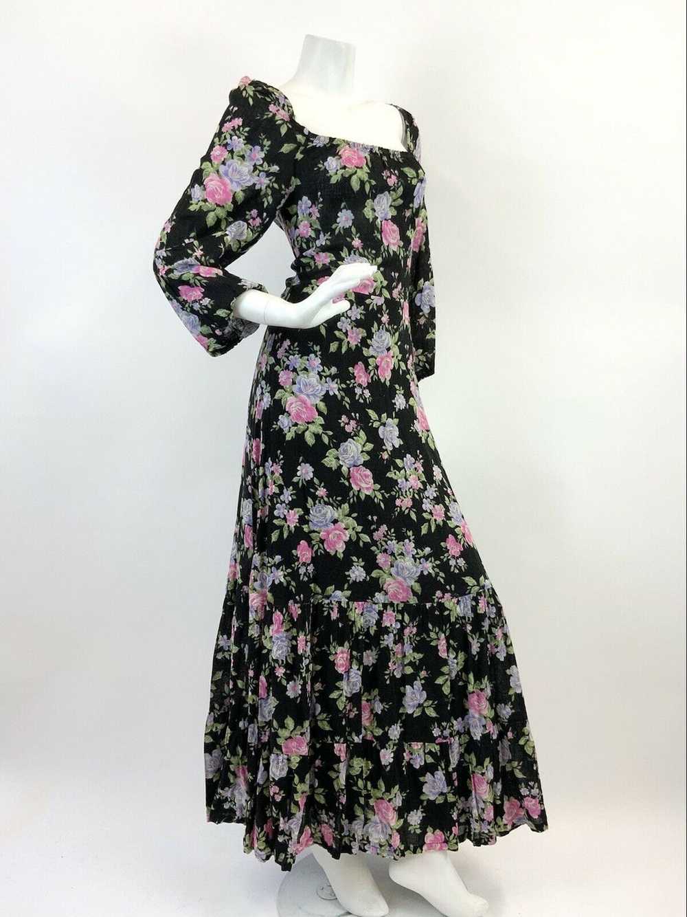 VINTAGE 60s 70s BLACK PINK PURPLE GREEN FLORAL RO… - image 5