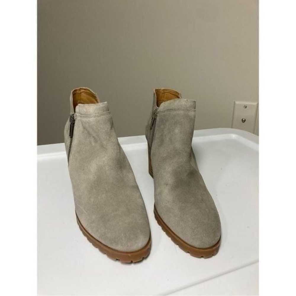 NWOT Lucky Brand Sumah Suede Lug Sole Booties Sz … - image 2