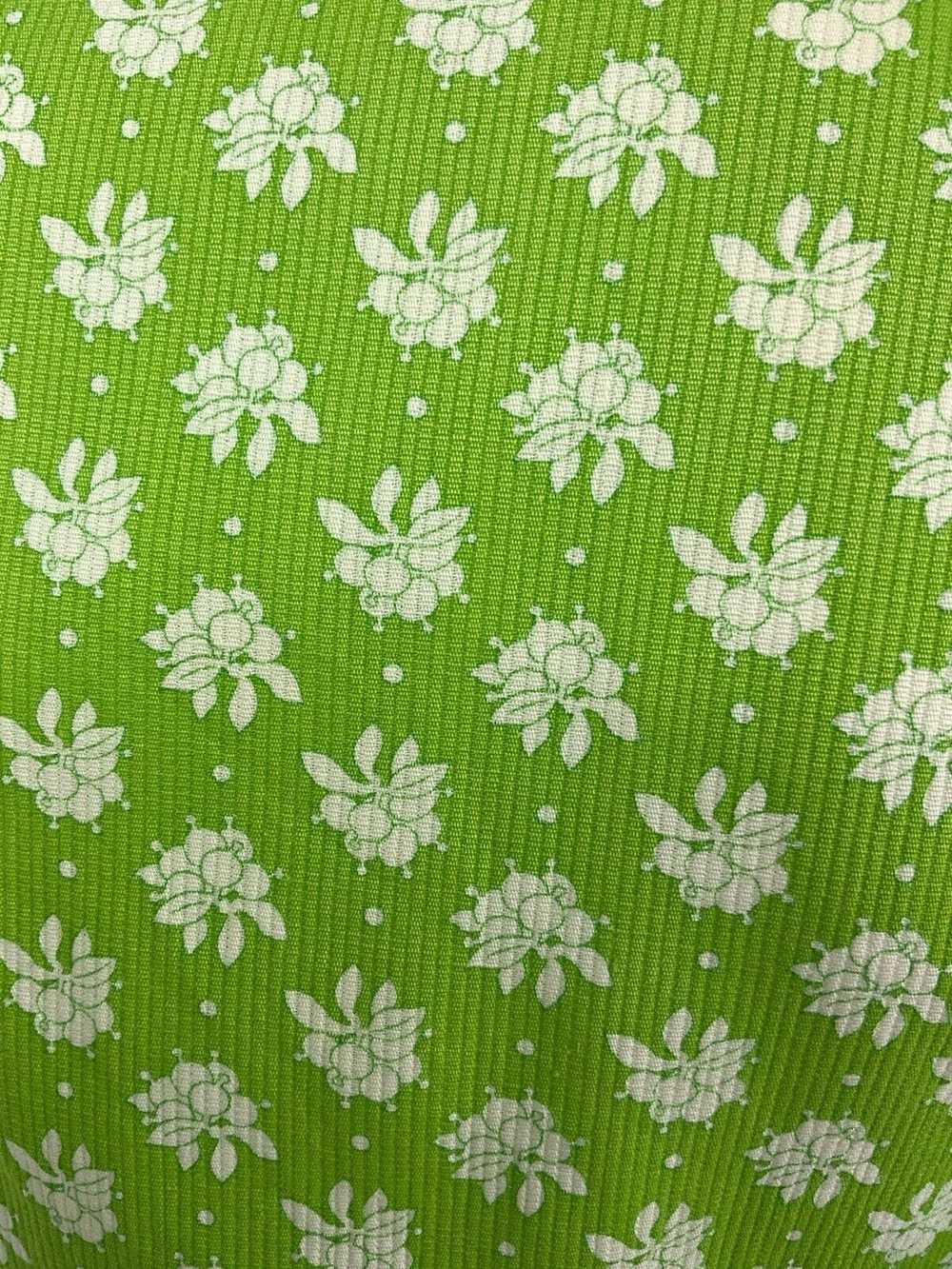 VINTAGE 60s 70s LIME GREEN WHITE FLORAL DOTTY MOD… - image 7