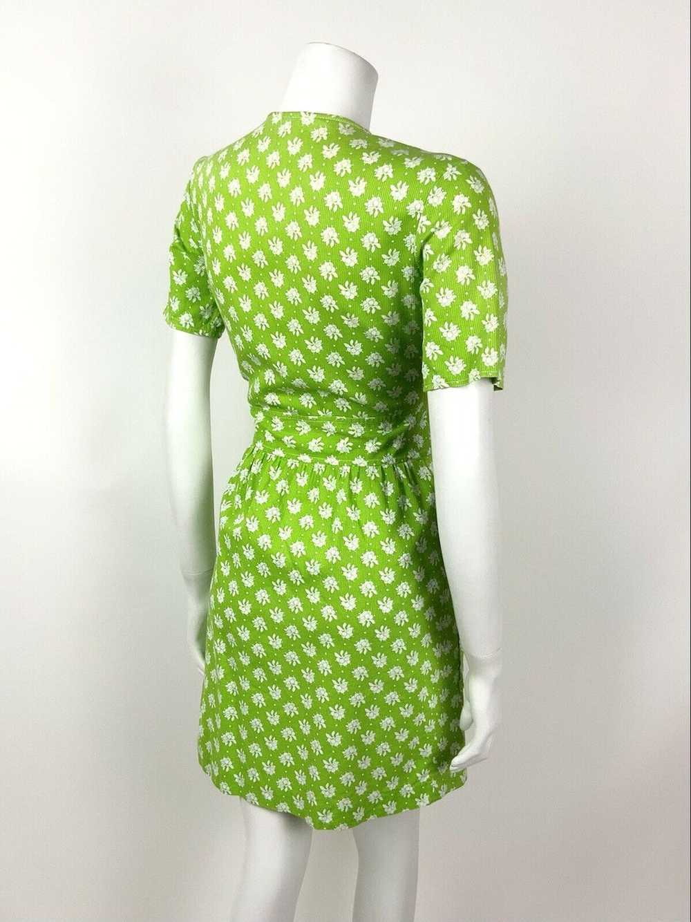 VINTAGE 60s 70s LIME GREEN WHITE FLORAL DOTTY MOD… - image 8