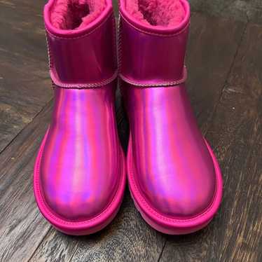 New Ugg shiny iridescent pink boots size 6