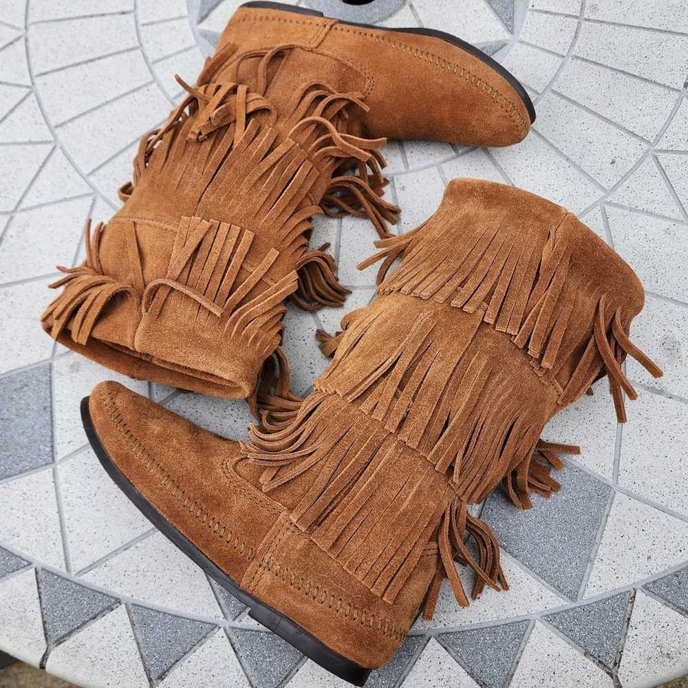 Minnetonka Moccasin 3-Layer Fringe Boots 9 - image 2