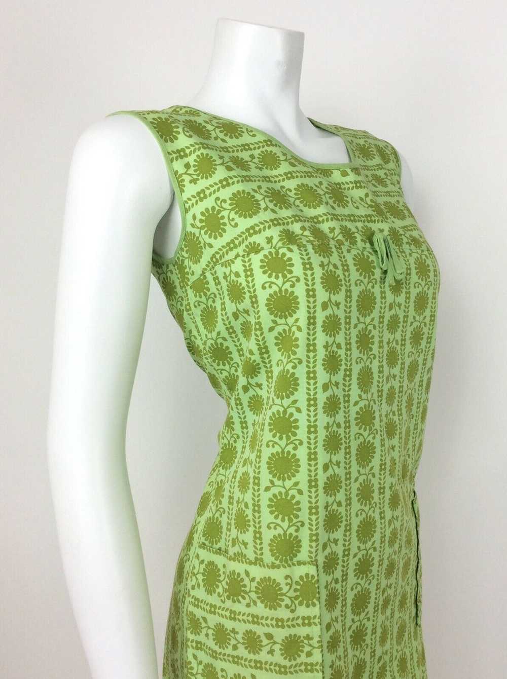 VINTAGE 60s 70s LIME GREEN PSYCHEDELIC FLORAL EMP… - image 4