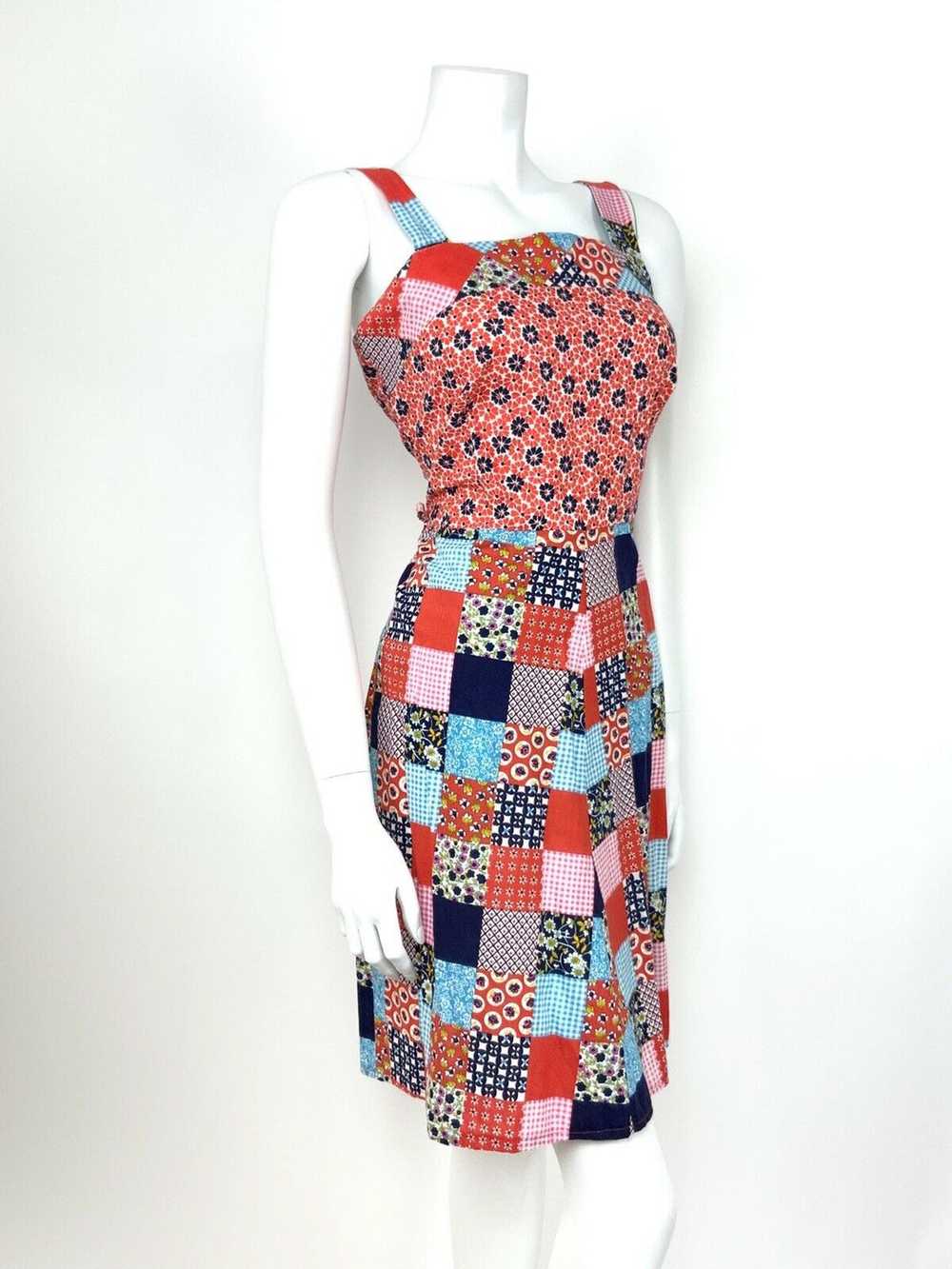 VTG 60s 70s RED BLUE WHITE PINK FLORAL PATCHWORK … - image 5