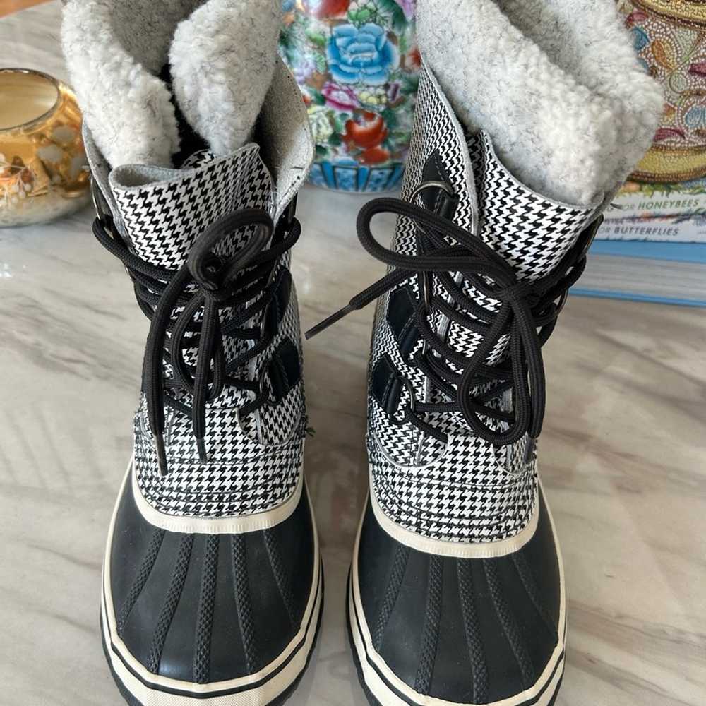 NWOT Sorel Black & White Houndstooth Joan of Arct… - image 2