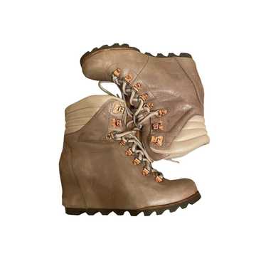 Sorel Conquest Waterproof Wedge Holiday Boot  7.5 - image 1