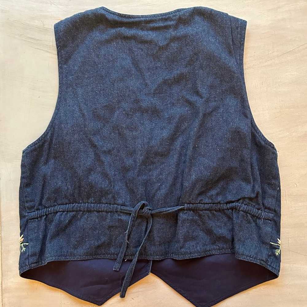 Vintage Denim Button Vest Embroidered Flowers Vne… - image 8