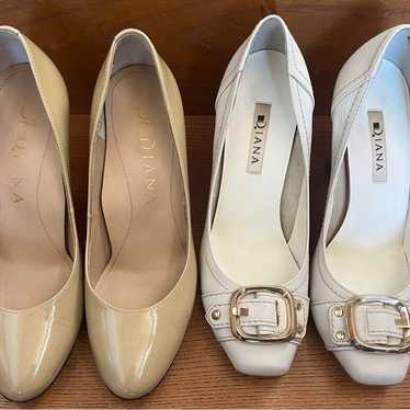 DIANA pumps in beige and white, 2 pairs.