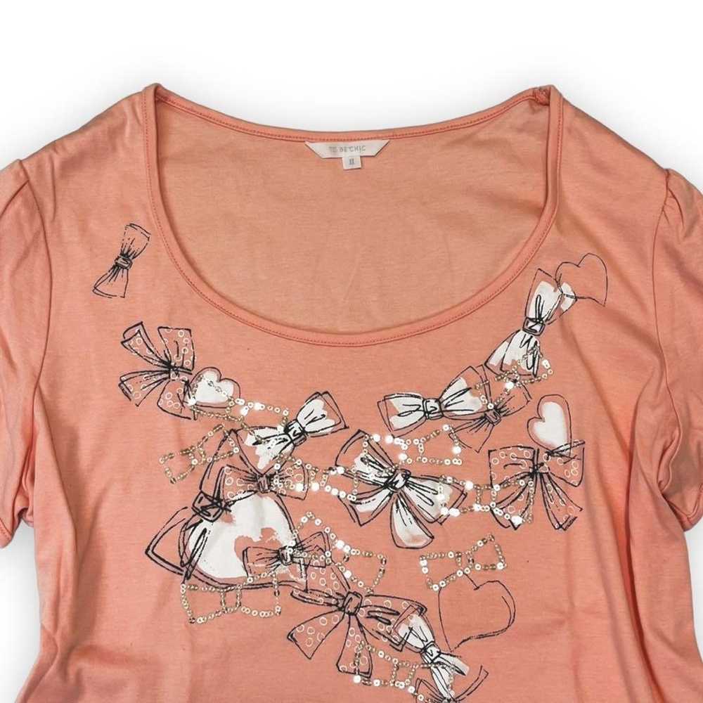 TO BE CHIC Too Basic T-Shirt Ribbon Pink Print U - image 2