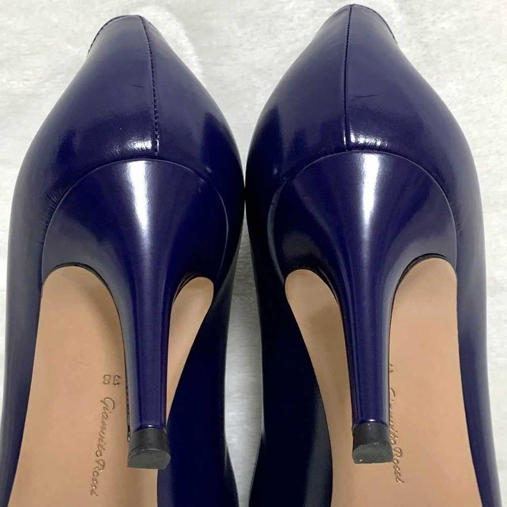 Brand new Gianvito Rossi high-heel pumps in navy … - image 11