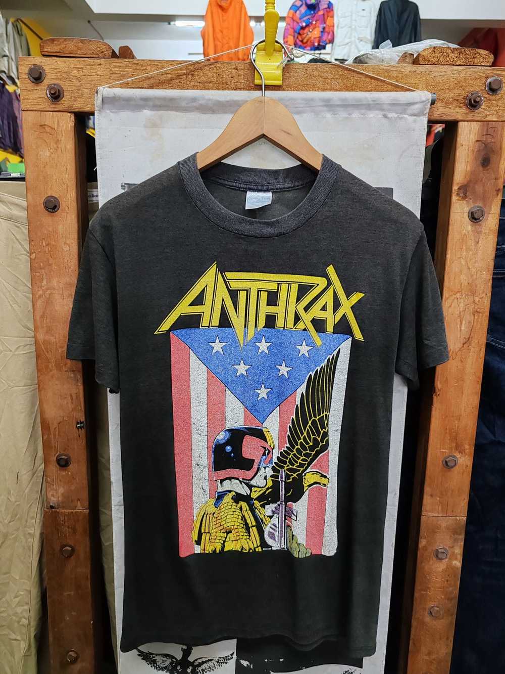 Rock Band × Vintage VTG ANTHRAX JUDGE DRED T Shir… - image 1