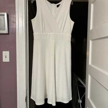 Ladies sleeveless dress