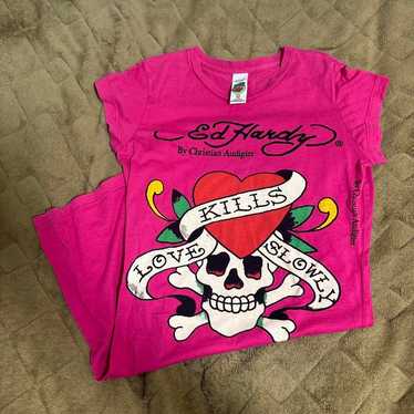 Ed Hardy T-shirt in pink.