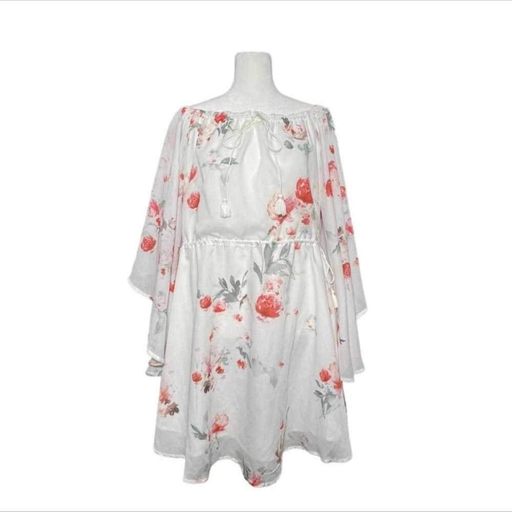 New Floral dress size medium - image 4