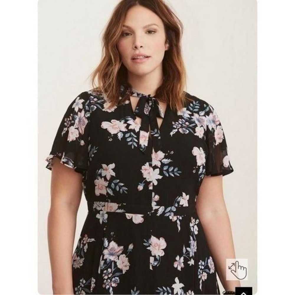 TORRID Multi-Color Floral Print Chiffon Skater Dr… - image 4