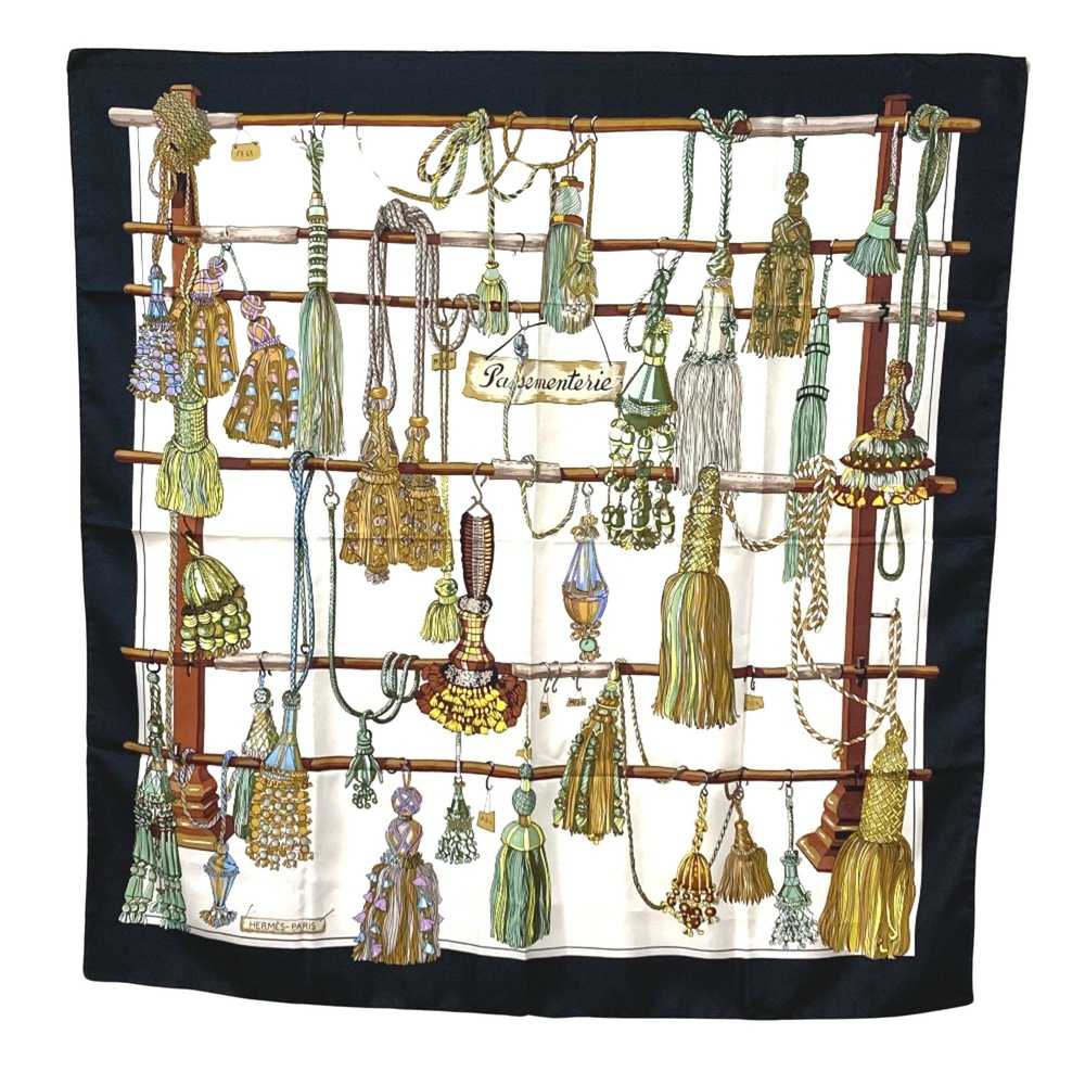 HERMES Carre 90 Scarves - image 1