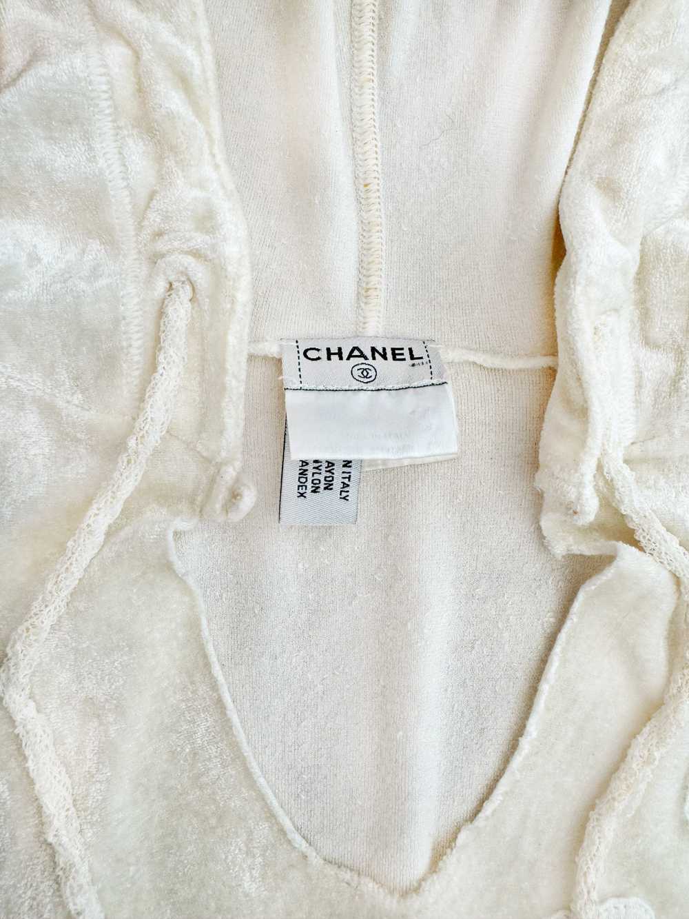 Chanel Fall 2004 Light Beige CC Camellia Lace Vel… - image 2