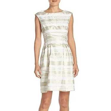 Vince Camuto White and Gold Metallic Jaquard Slee… - image 1