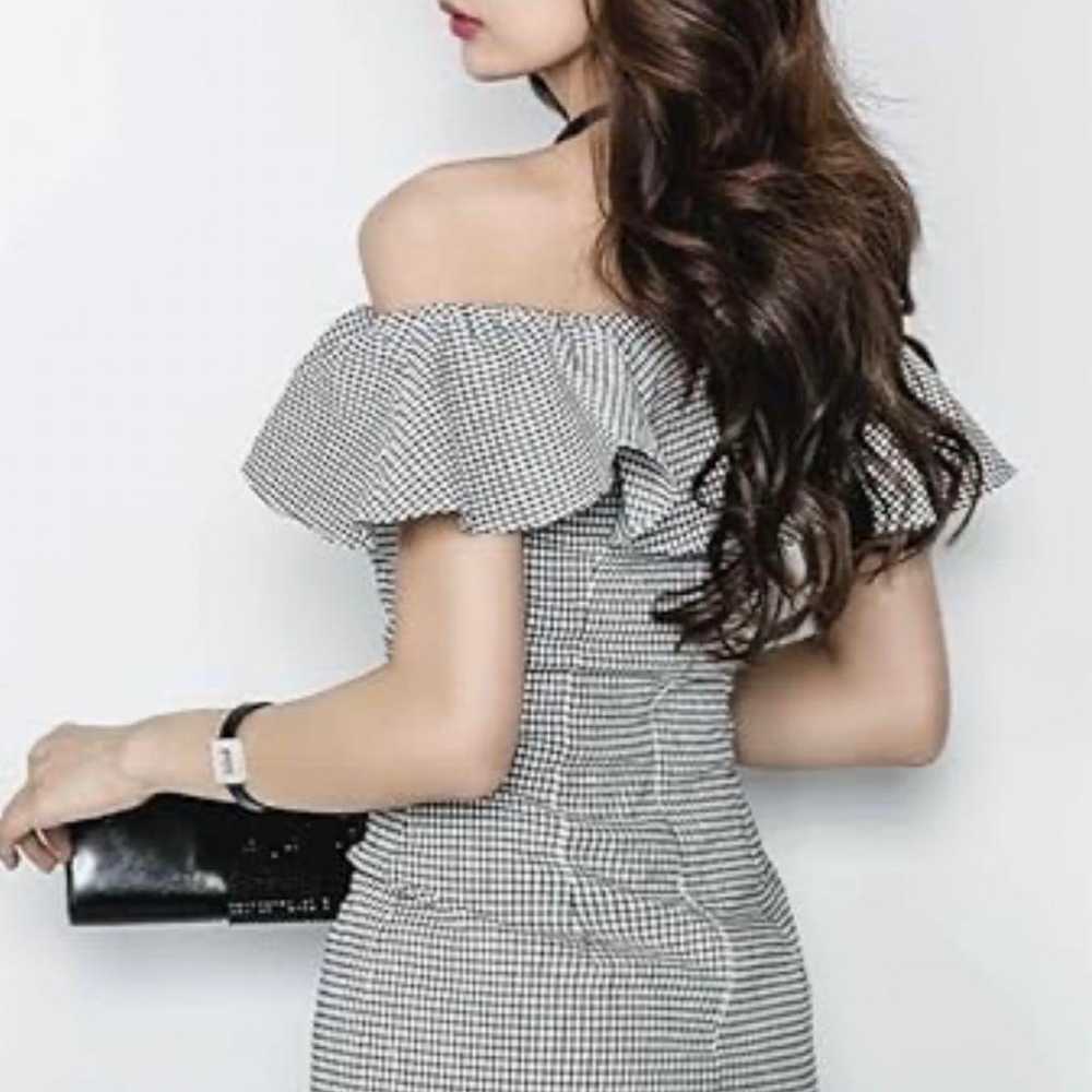 import item / Gingham check off-shoulder one-piece - image 4