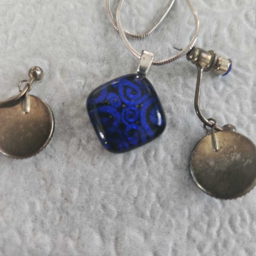 VINTAGE BLUE ETCHED GLASS EARRINGS AND NECKLACE S… - image 7