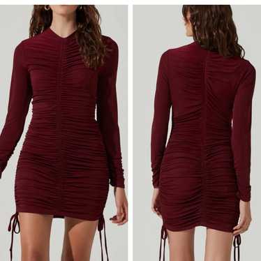 ASTR RUCHED CENTER LONG SLEEVE MINI DRESS