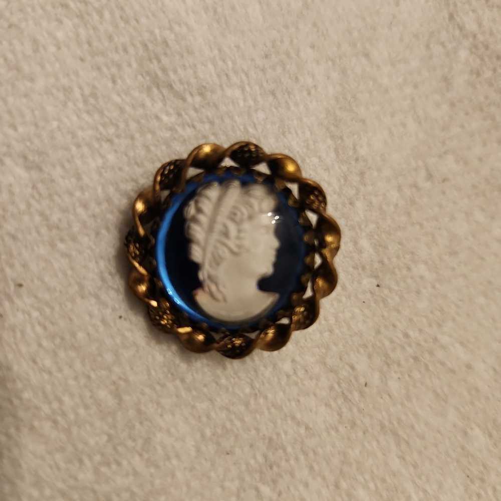 VINTAGE WEST GERMANY CAMEO BROOCH - image 2