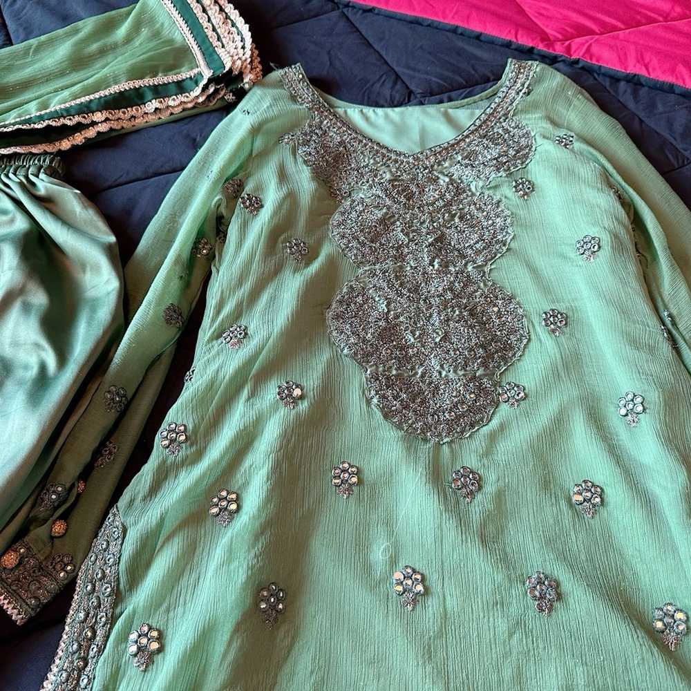 3 piece Pakistani/Indian suit - image 4