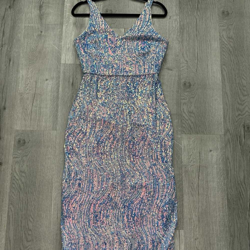 Nightway iridescent sequin gown - image 9