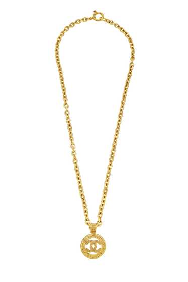 Gold Filigree 'CC' Round Necklace