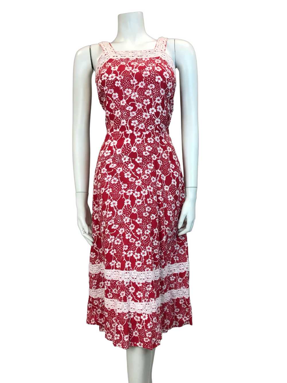 VTG 70S RED WHITE FOLK COTTON FLORAL CROCHET SUMM… - image 3