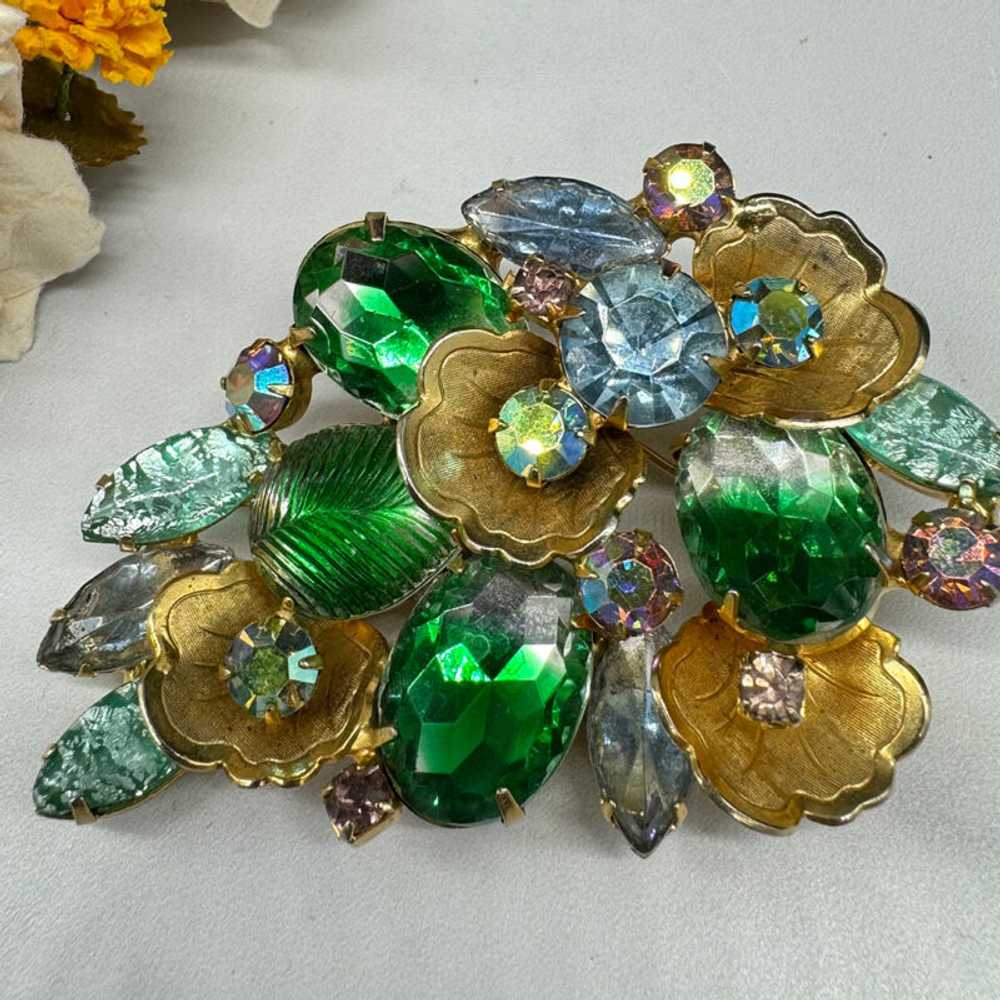 Juliana-style Green Rhinestone Brooch - image 4