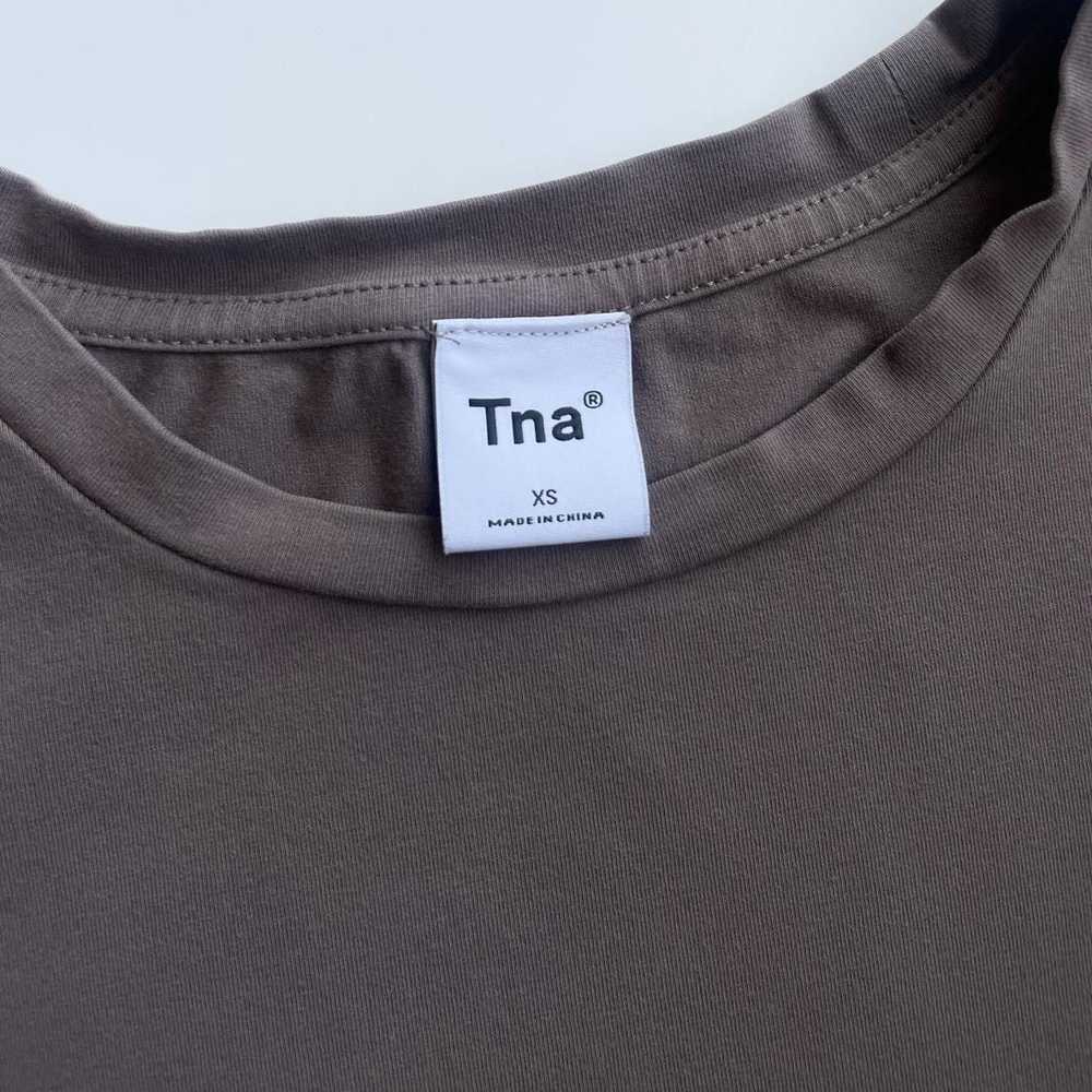 Aritzia × Tna brown aritzia tna cropped t-shirt - image 3