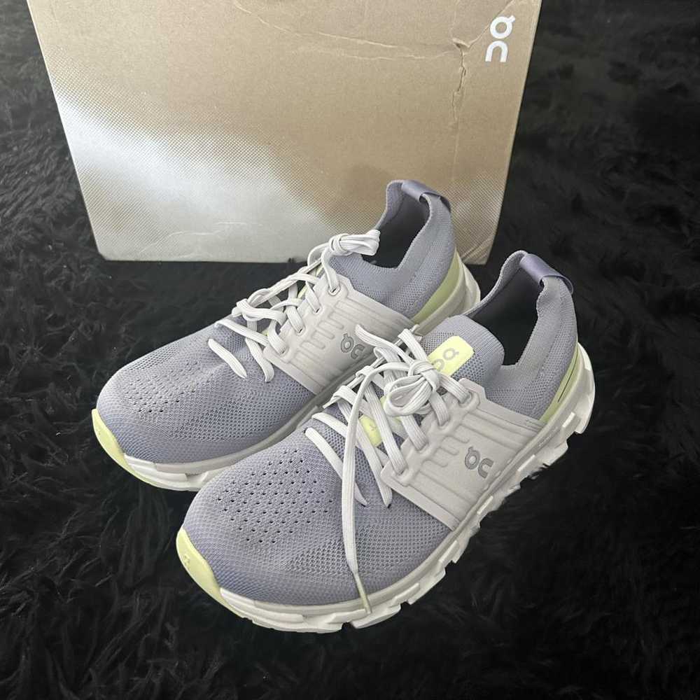 On Running Trainers - image 2