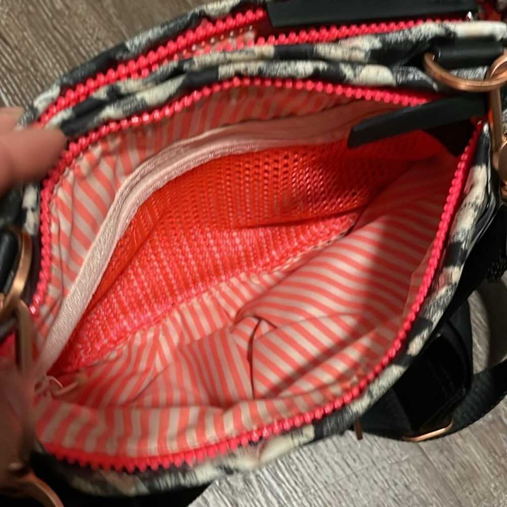 Like New Lululemon Hip To Be Free Bag in Mystic J… - image 5