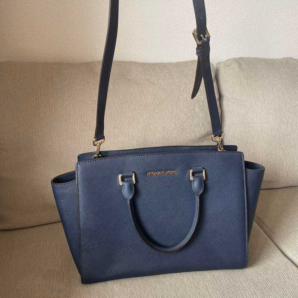 Excellent condition MICHAEL KORS 2WAY handbag in … - image 2