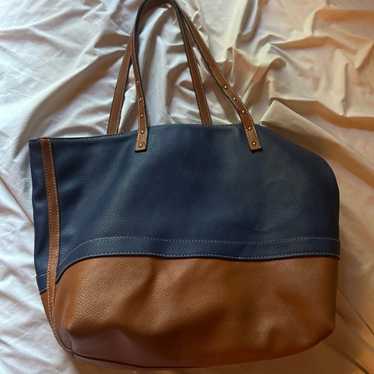 Ellen Tracy Shoulder bag