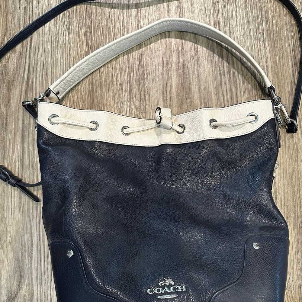 Coach navy & chalk bucket bag - image 6