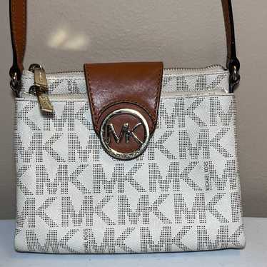 Michael Kors Fulton Vanilla Signature Crossbody