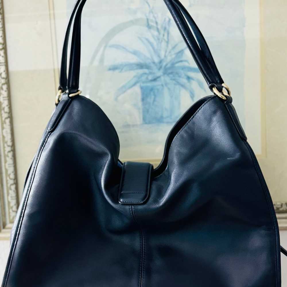 Coach Carlyle Black Smooth Leather Shoulder Bag M… - image 3